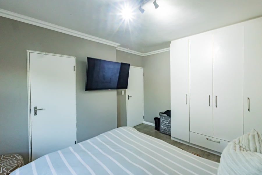 3 Bedroom Property for Sale in Windsor Park Estate Western Cape